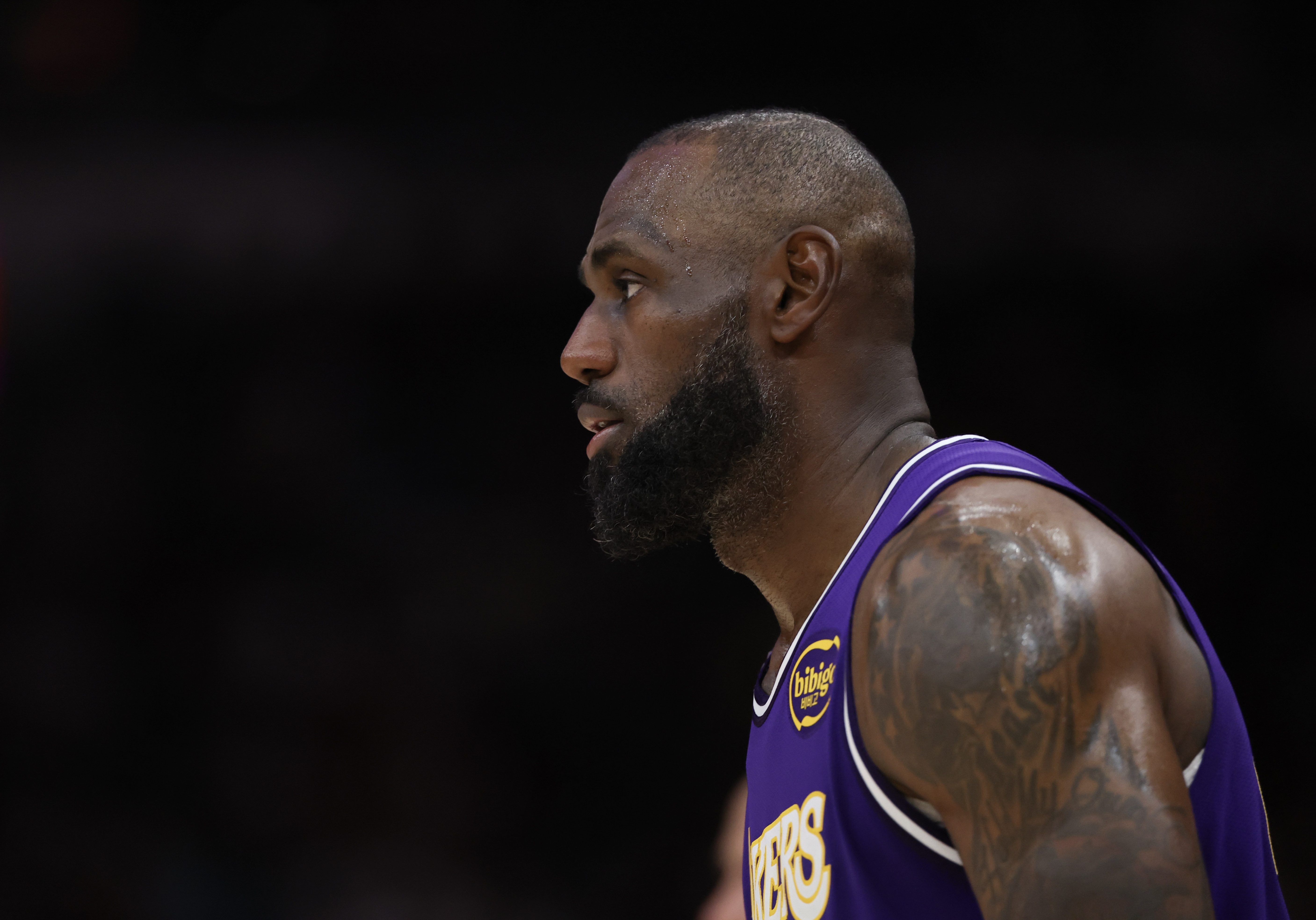 九游入口-阿特金森：面对换防我们通常能让莫布里惩罚 但詹姆斯单防防住了